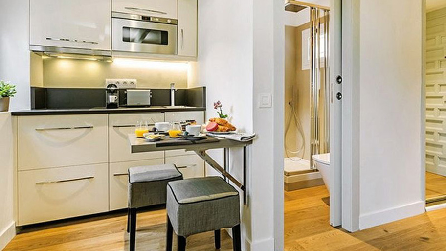 Nhà tắm sử dụng sàn gỗ cốt đen