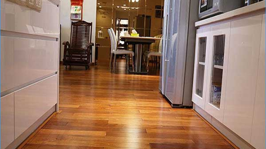 Sàn gỗ texture trong nhà bếp