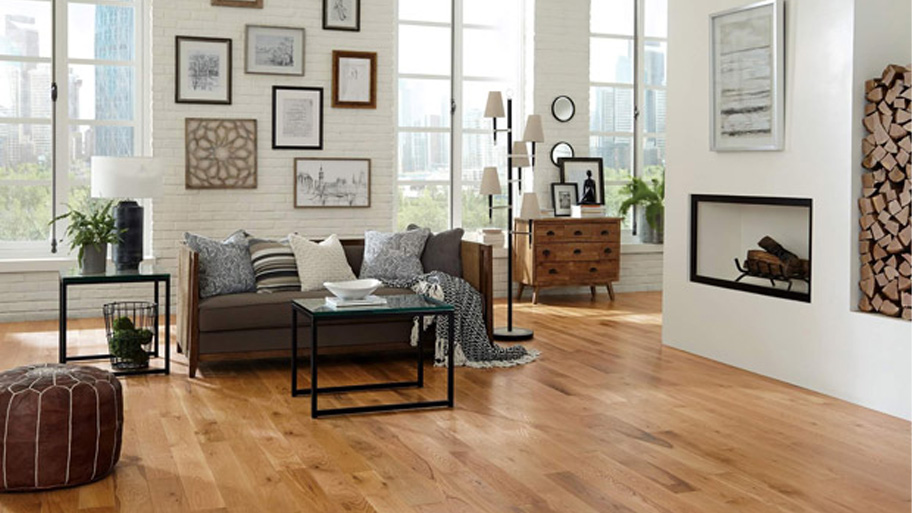 Sử dụng sàn gỗ hoa văn ở phòng khách
