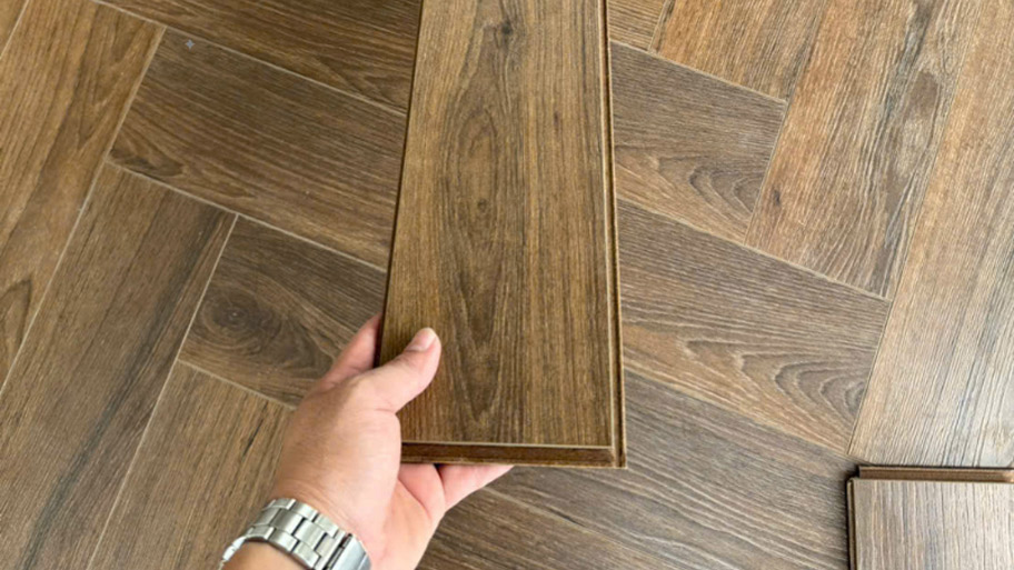 Vì sao gọi là sàn gỗ cốt đen