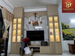 Kệ tivi bằng gỗ sang trọng
